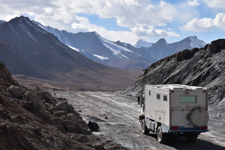 Obelix auf dem Dach des Pamir auf 4’655m