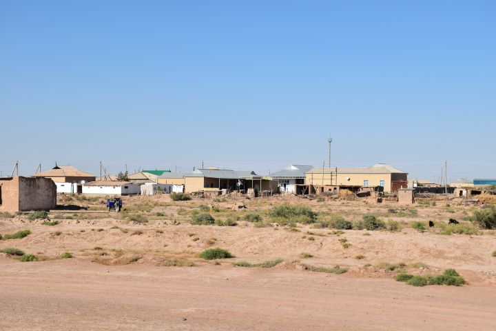 Siedlung kurz nach der Grenze