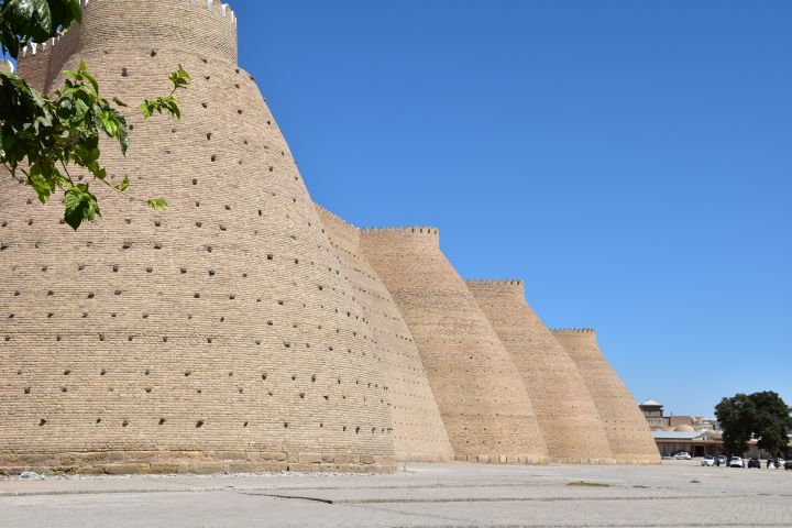 Die imposanten Mauern des Ark