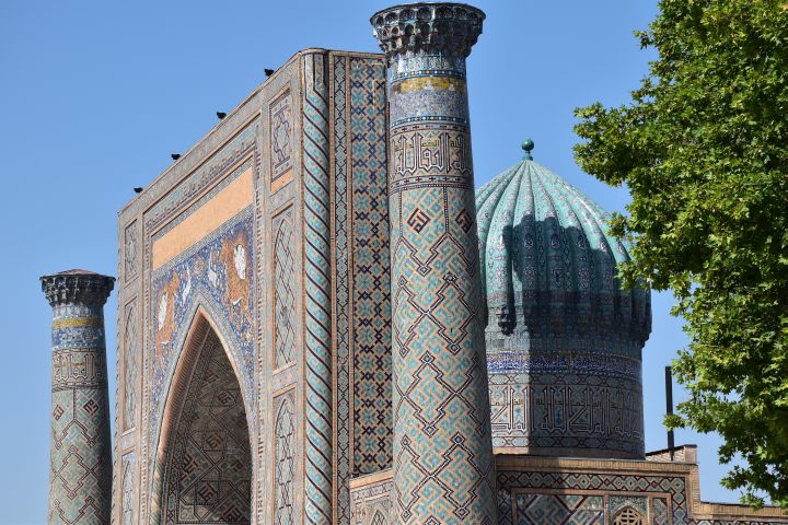 Sher-Dor Medrese am Registan