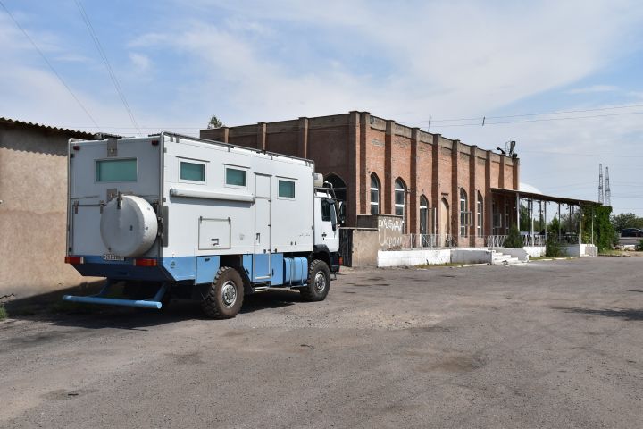 Wieder alleine auf unserem Schlafplatz beim Restaurant