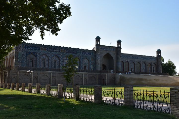 Khan Palast von aussen ...