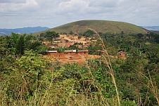 Dorf in der Provinz Zaire vor M’banza-Congo