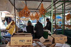 Der Verkaufsstand mit den “wurmigen“ Datteln auf dem Markt in Erfoud