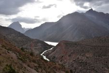 Der Iskanderkul taucht auf