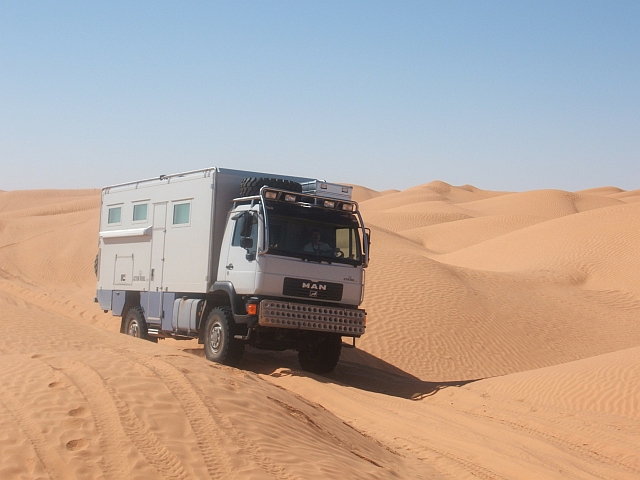 Obelix von vorne, auf dem Weg von Douz nach Ksar Ghilene (Tunesien)
