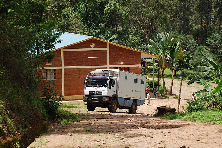 Obelix verlässt den Übernachtungsplatz im Peace Guesthouse in Cyangugu (Ruanda)